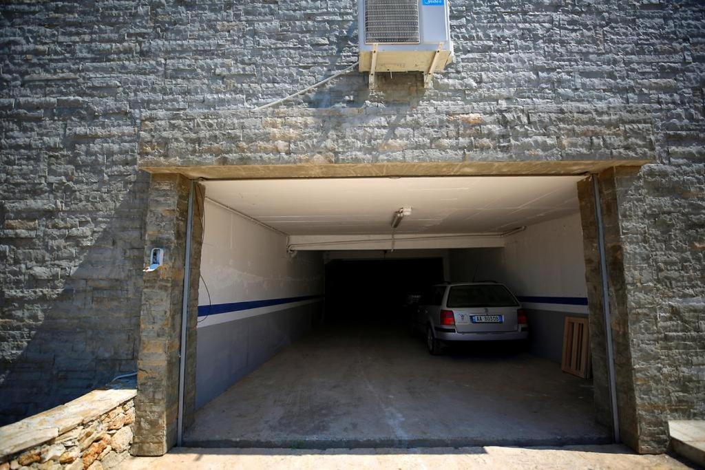 Aneta'S Beach House Vlore Exterior photo
