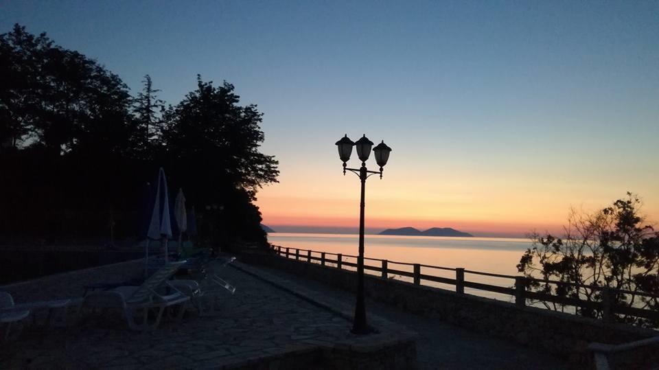 Aneta'S Beach House Vlore Exterior photo